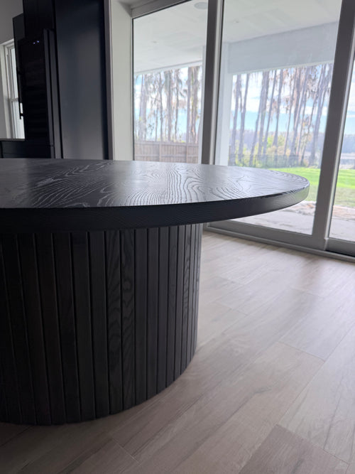 Ophelia Round Table